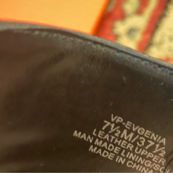 Vince Camuto Black Leather Zip Booties Evgenia size 7.5 - gently used - Picture 8 of 8